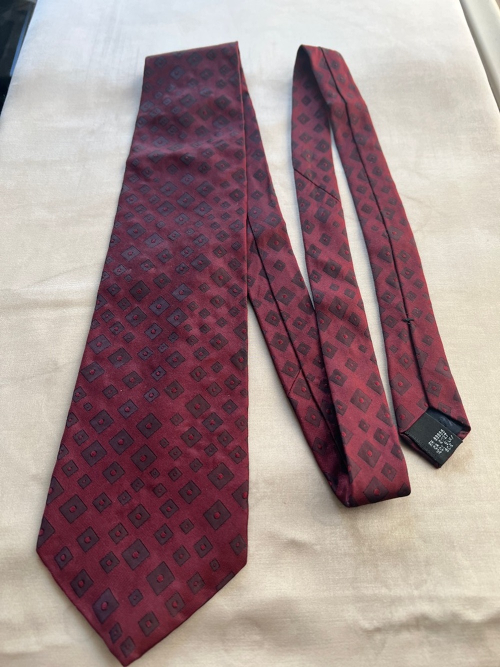 Vintage DKNY Men's Wine Red Geometric 100% Silk Tie Made in USA